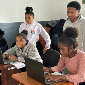 Sandrata Project: In Antananarivo, the «positive men» of the Bandy Miabo clubs