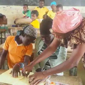 Confection de serviettes hygiéniques pour lutter contre la précarité menstruelle au Burkina Fasoo